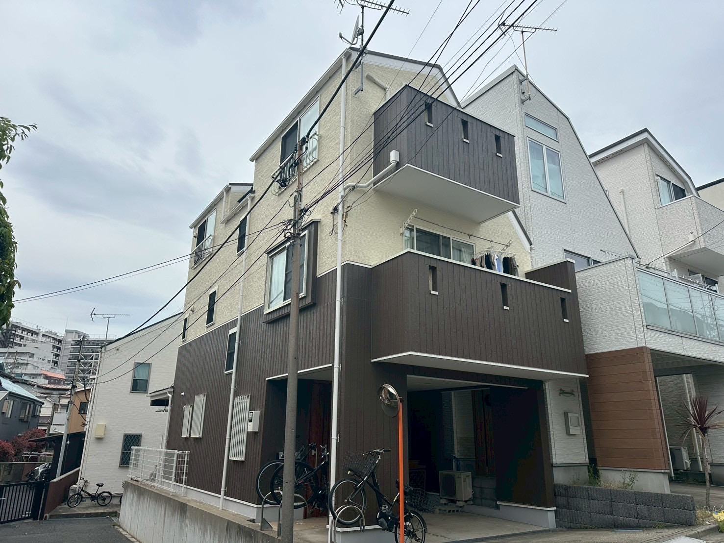 【東京都大田区｜O様邸 外壁塗装・シーリング工事2年点検】色・艶・密着すべて良好！高耐久素材の実力