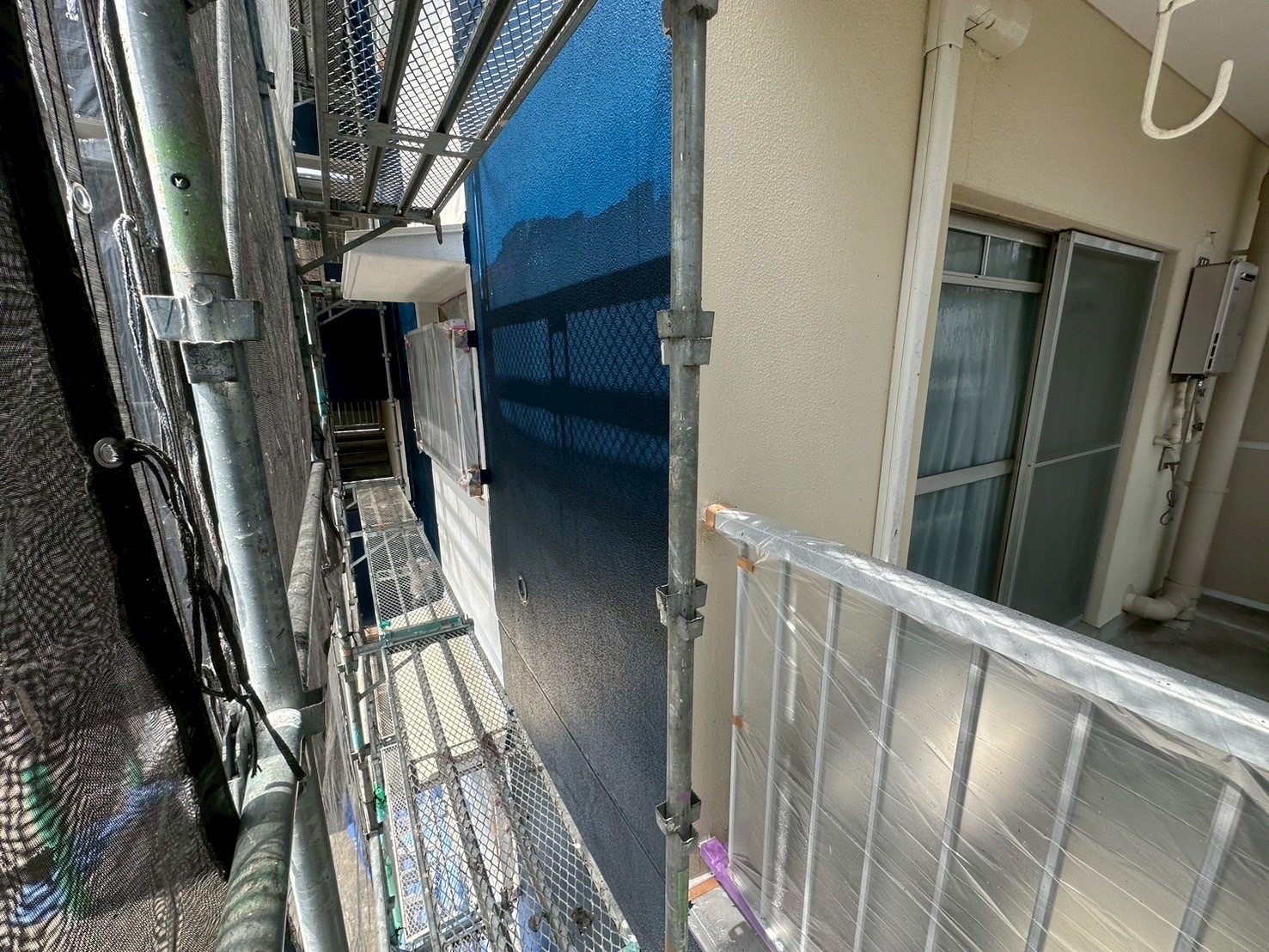 厚木市｜大規模改修工事レポート】ツートンデザイン塗装の真髄！ダイナミックトップで美しく仕上げます