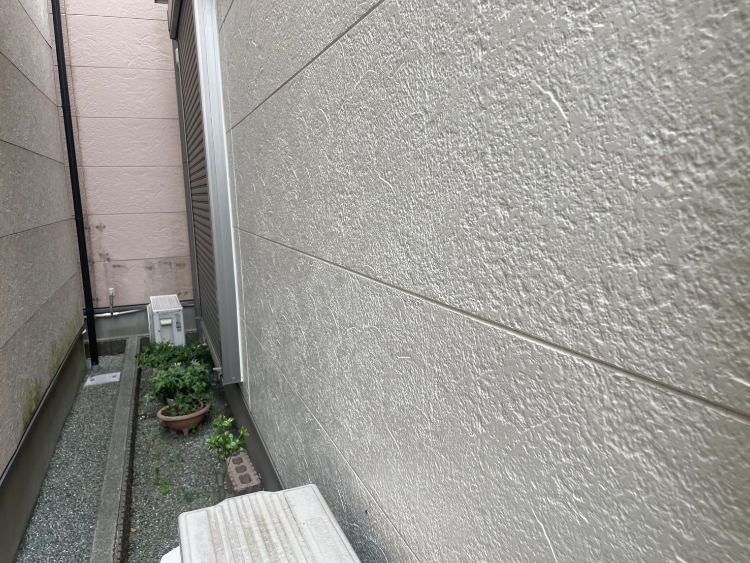 山下レポート！川崎市高津区｜2年点検｜ガルテクト屋根＋スーパーセランダブルトーン外壁は今も美観・耐久性ともに抜群
