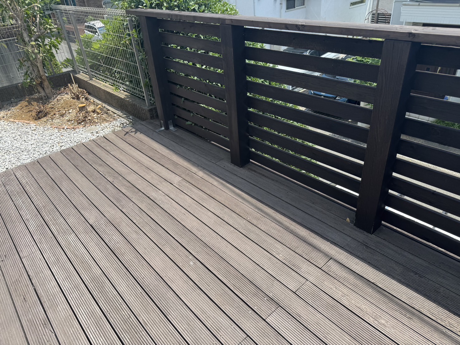 【横浜市青葉区｜外壁塗装から1年点検】ロイヤルシリコン三分艶仕上げの美しさと耐久性を確認！付帯部・ウッドデッキ・雨漏れも含めて全体チェック