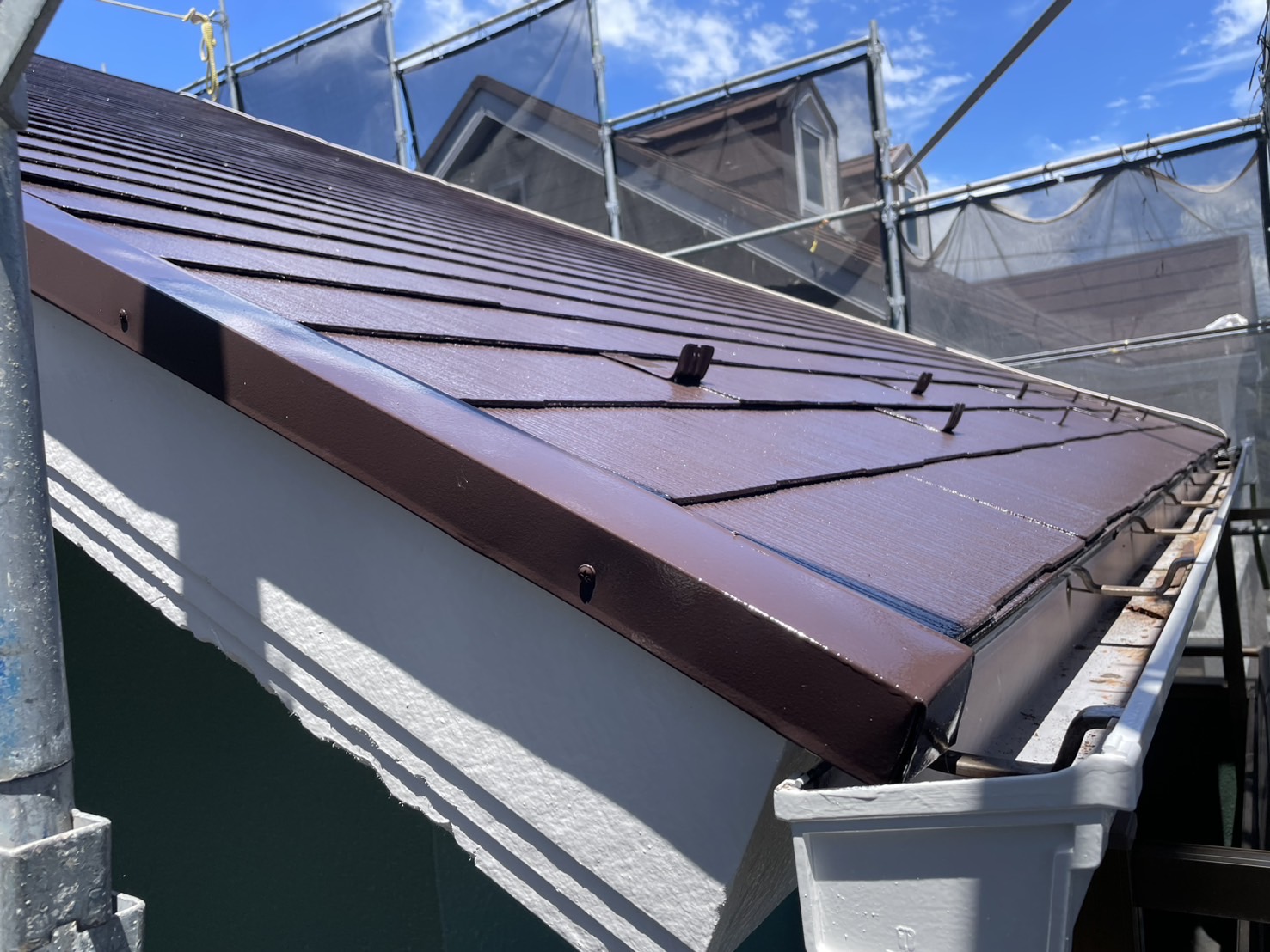 【横須賀市｜外壁・屋根塗装工事完了】潮風によるケラバ板金腐食をSGLでカバー！屋根はRSルーフ、外壁はダイナミックトップで高耐久に一新！