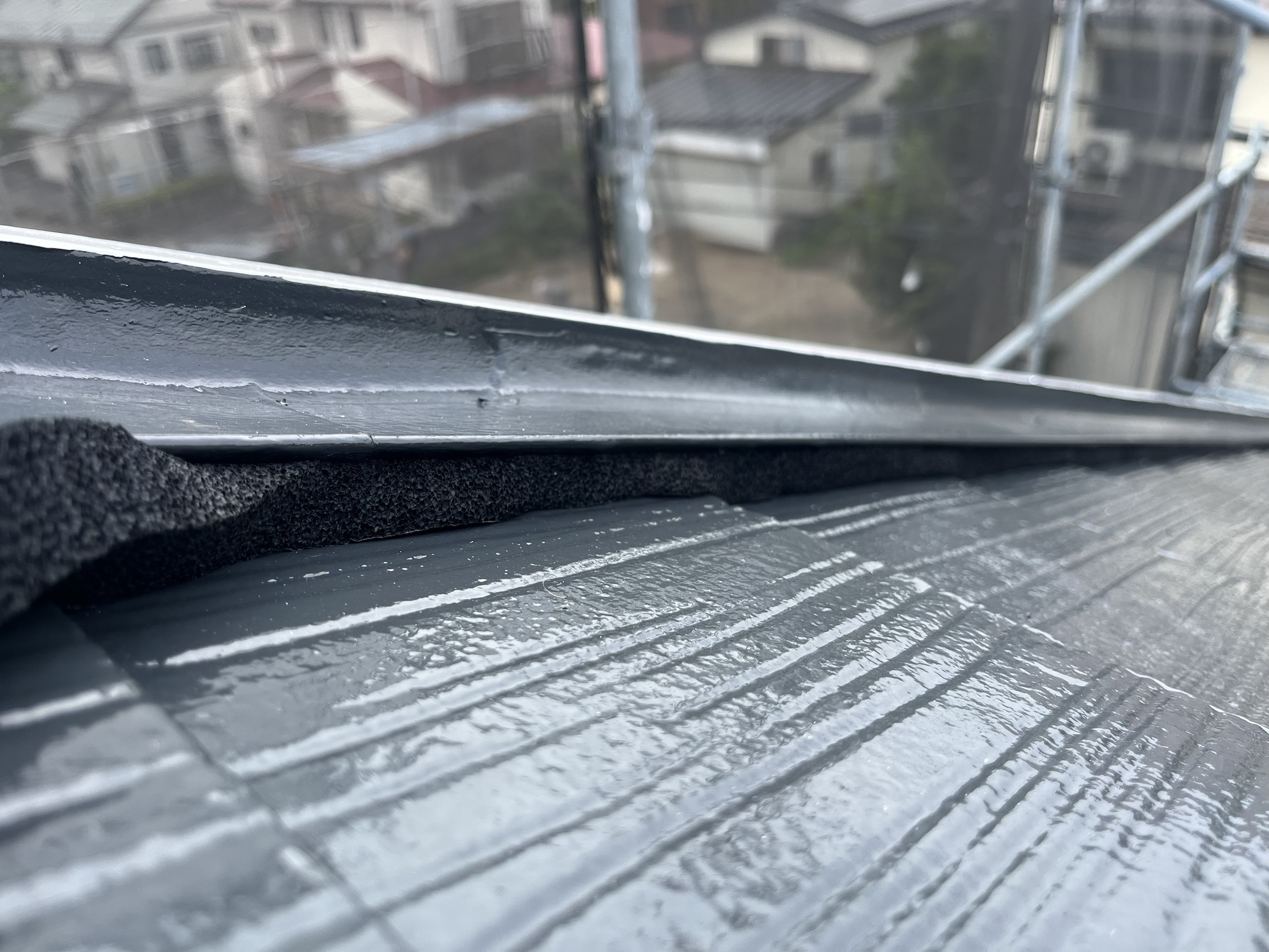 【厚木市｜アパート屋根の雨仕舞い補強】特殊構造のケラバを“塗装＋補強板金＋ケミカルメンド”で対応！
