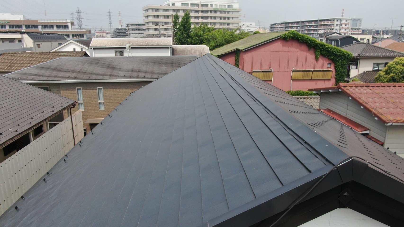 【横浜市鶴見区｜スーパーセランフレックス＆快適サーモF】屋根・外壁塗装の1年点検で確認できた“塗膜の安定性”とは？