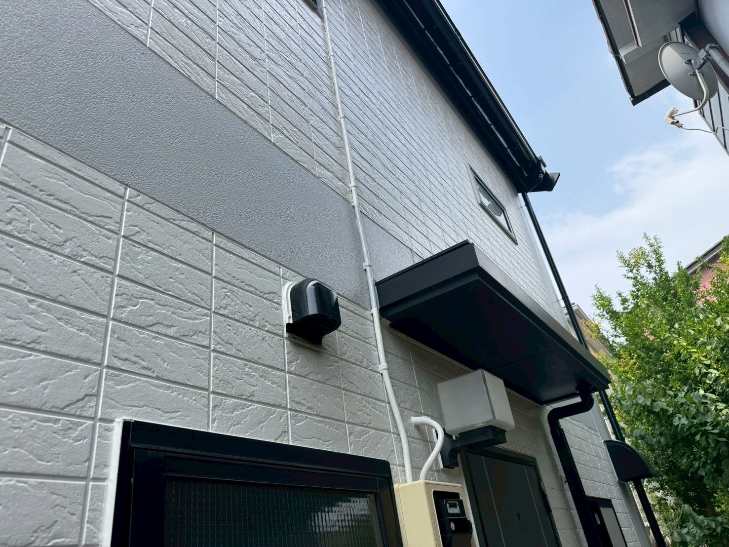 【横浜市鶴見区｜スーパーセランフレックス＆快適サーモF】屋根・外壁塗装の1年点検で確認できた“塗膜の安定性”とは？