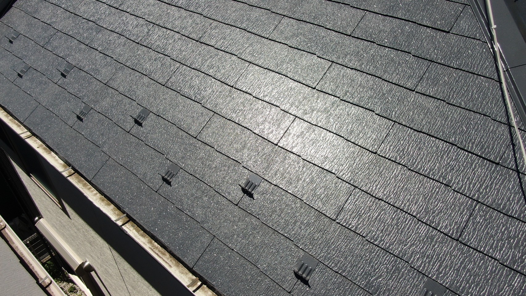 【瀬谷区｜屋根外壁塗装から1年後の点検】三分艶の美しさが続く、職人品質の外装仕上げ