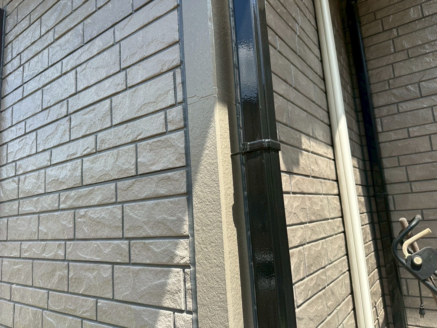 【横浜市青葉区美しが丘】築18年の外壁を美しく守る！UVクリヤー塗装後の定期点検レポート（施工から3年後）