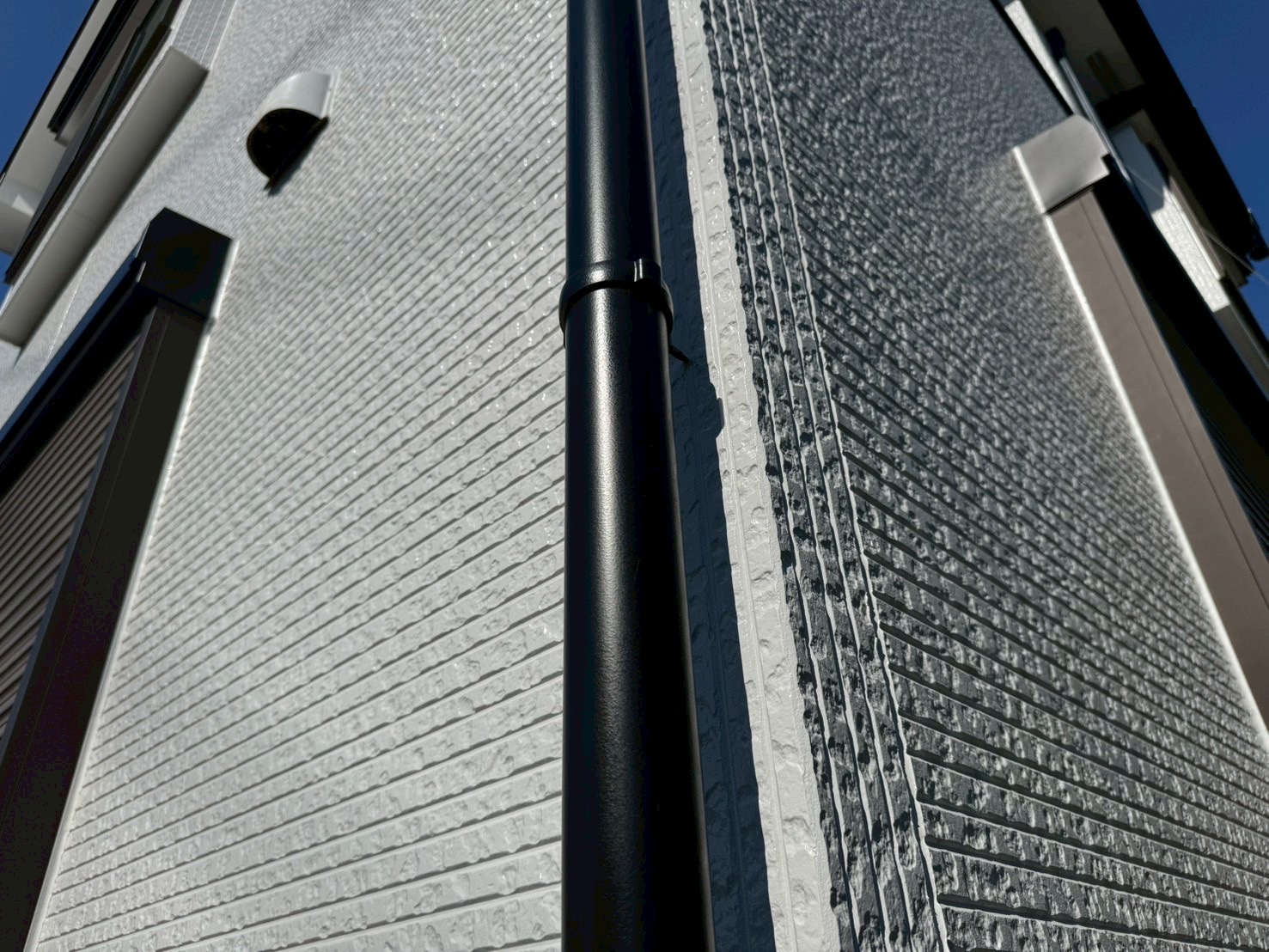 【横浜市泉区｜スーパーガルテクト×RSゴールドSI】1年後の点検も艶・耐久性バッチリ！職人目線の経年レポート