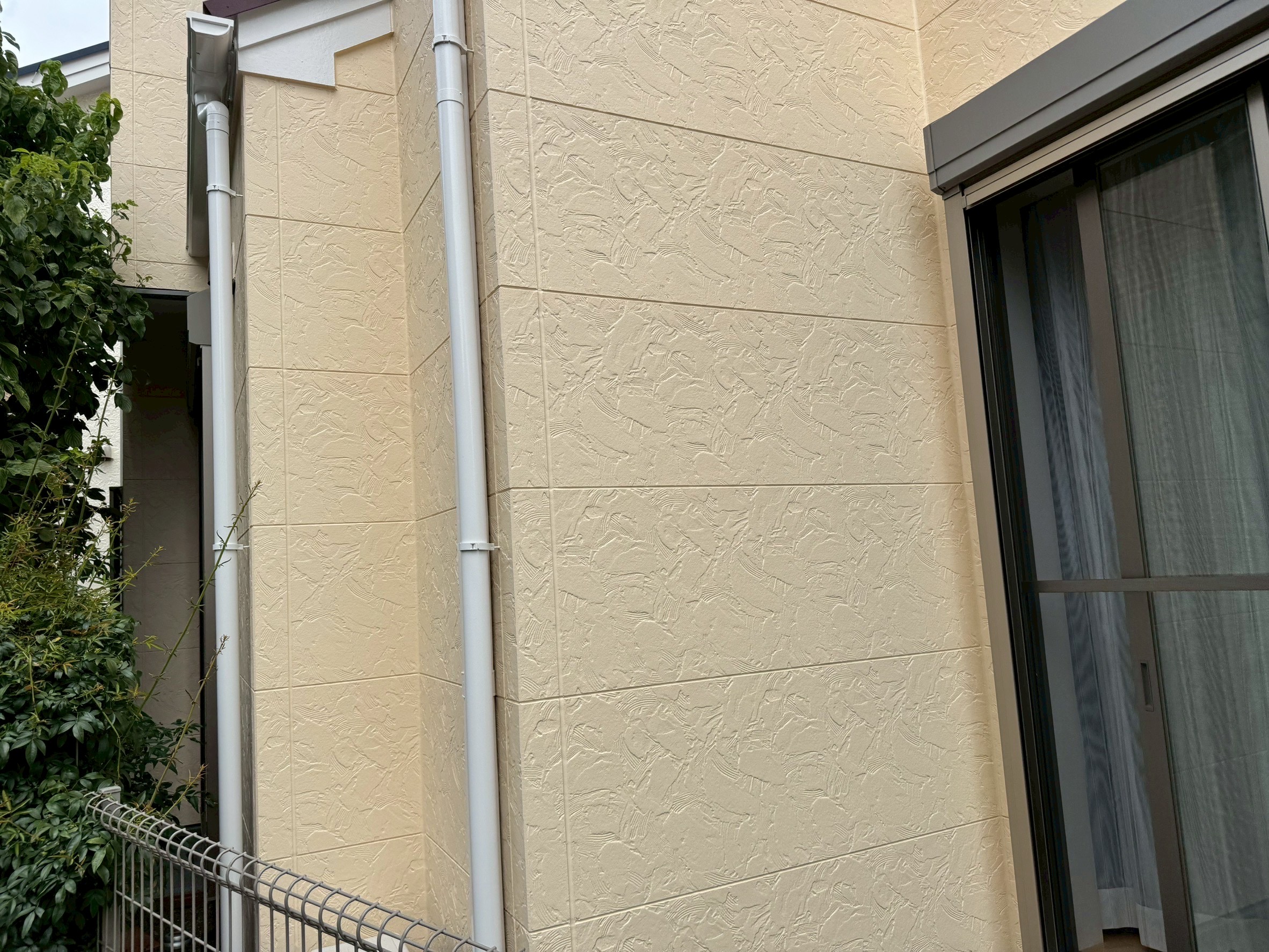 横浜市旭区｜外壁はRSゴールドF・屋根は快適サーモF・付帯部はセミフロンマイルド仕上げ｜外壁塗装点検レポート