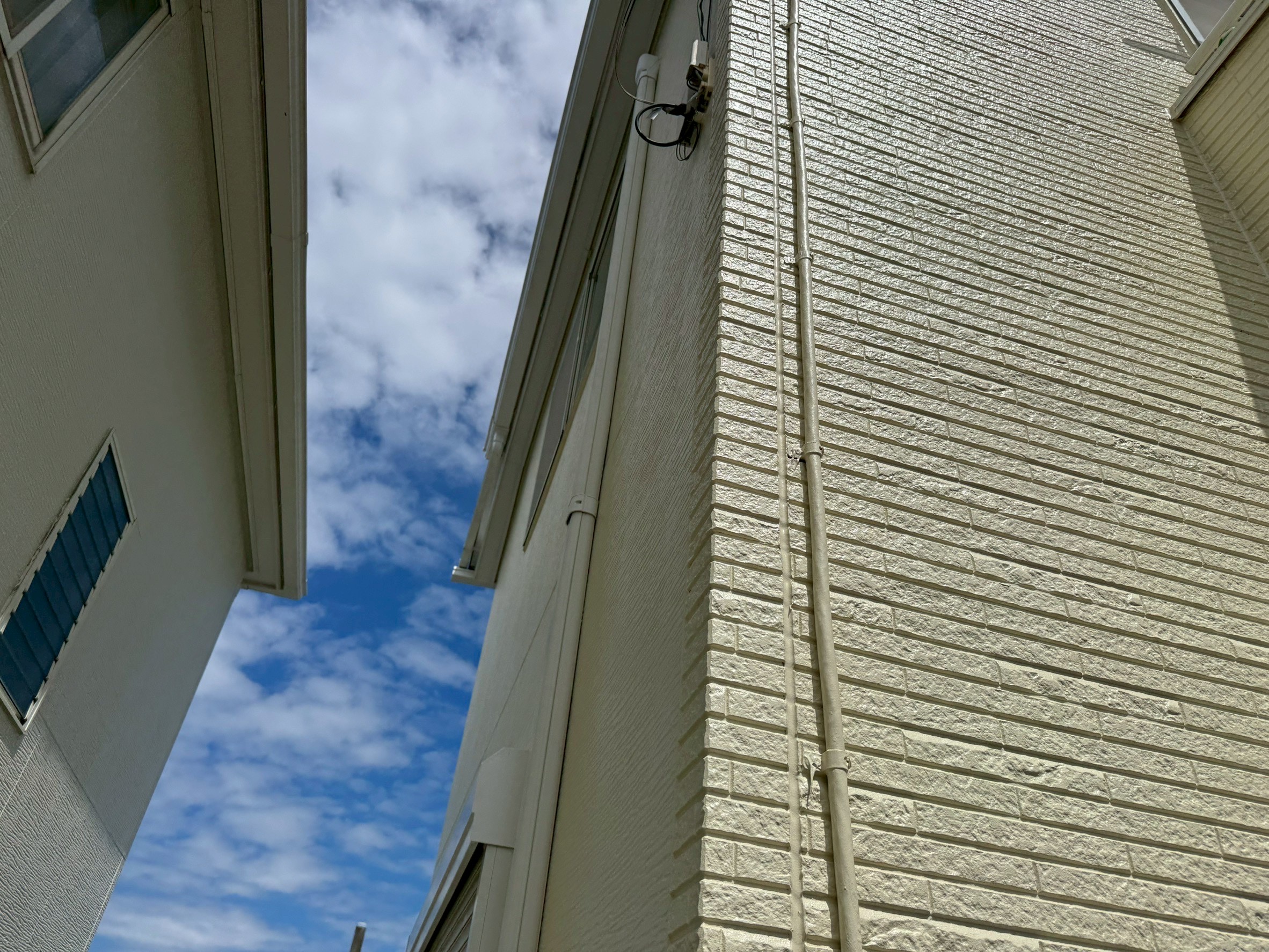 横浜市旭区｜屋根はSPパワーサーモSI・外壁はロイヤルシリコン・付帯部はセミフロンマイルド仕上げ｜外壁塗装点検レポート