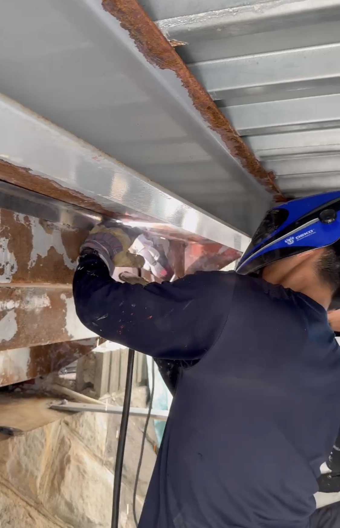 【横浜市西区｜鉄骨補修工事】ケレンと溶接補強で下地を強化する工程レポート