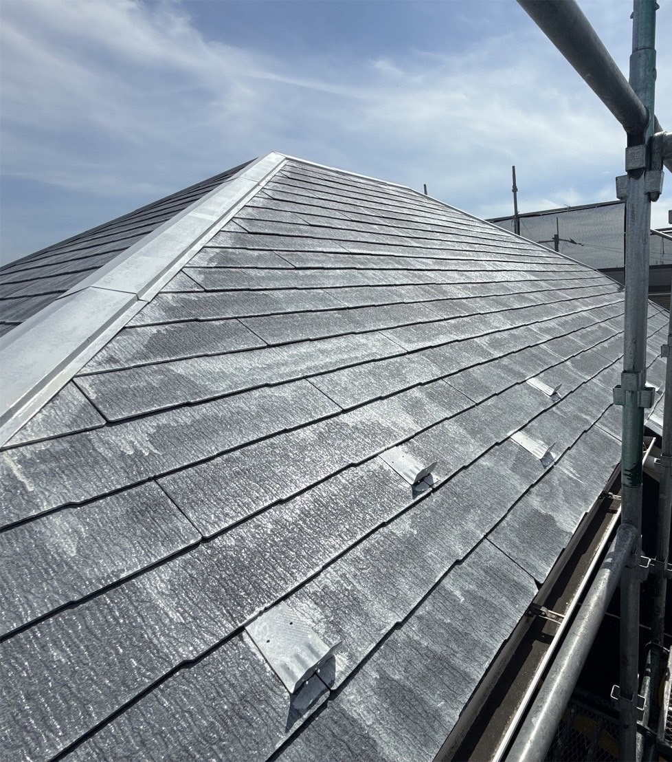 【横浜市西区｜集合住宅の屋根下塗り】SPパワーサーモシーラー2回塗りで密着力アップ！吸い込みを抑えて美しい仕上がりに