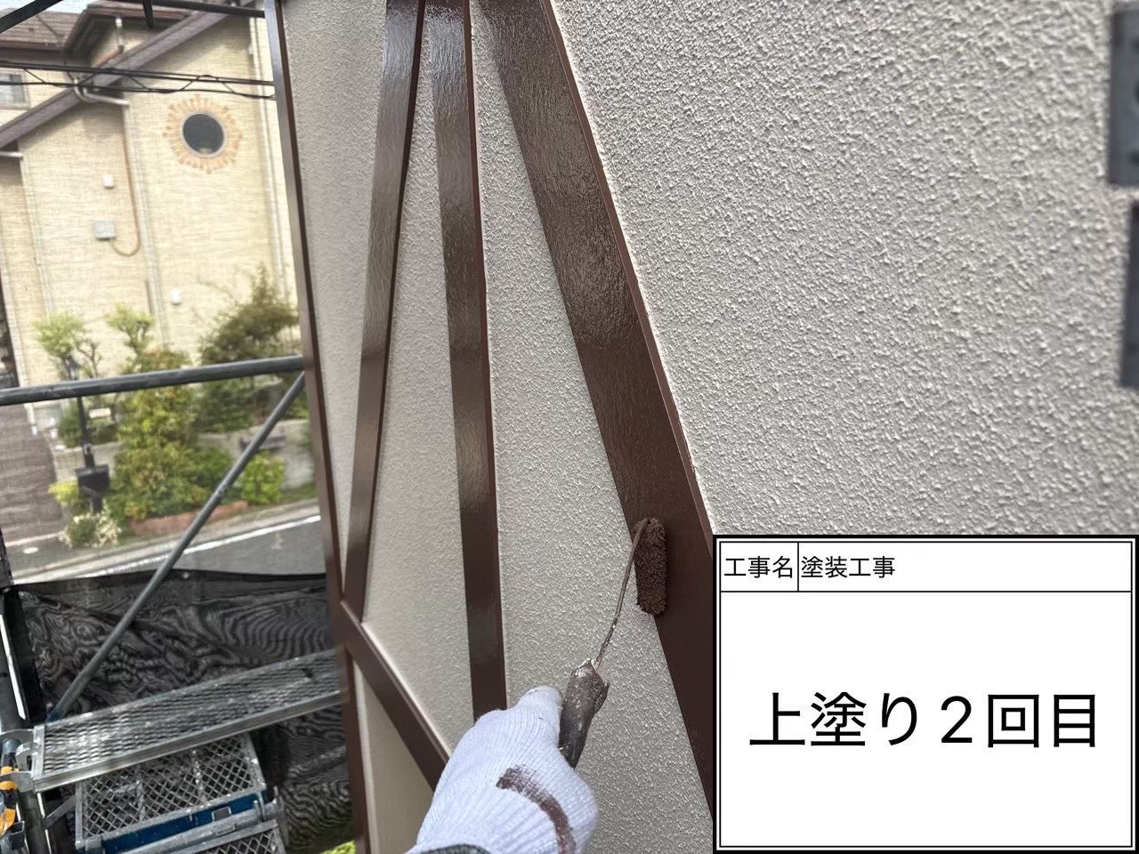 【横浜市緑区｜幕板塗装】ボード材は塗り替えるべき？ケレン→シーラー→セミフロン2回塗りの正しい工程🪵