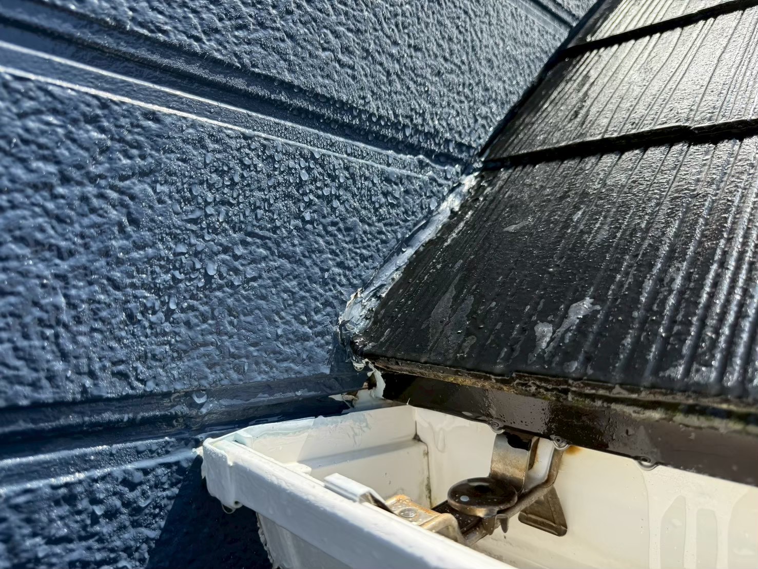 横浜市旭区｜雨漏りの原因がわからない家に共通する「ある場所」🐬