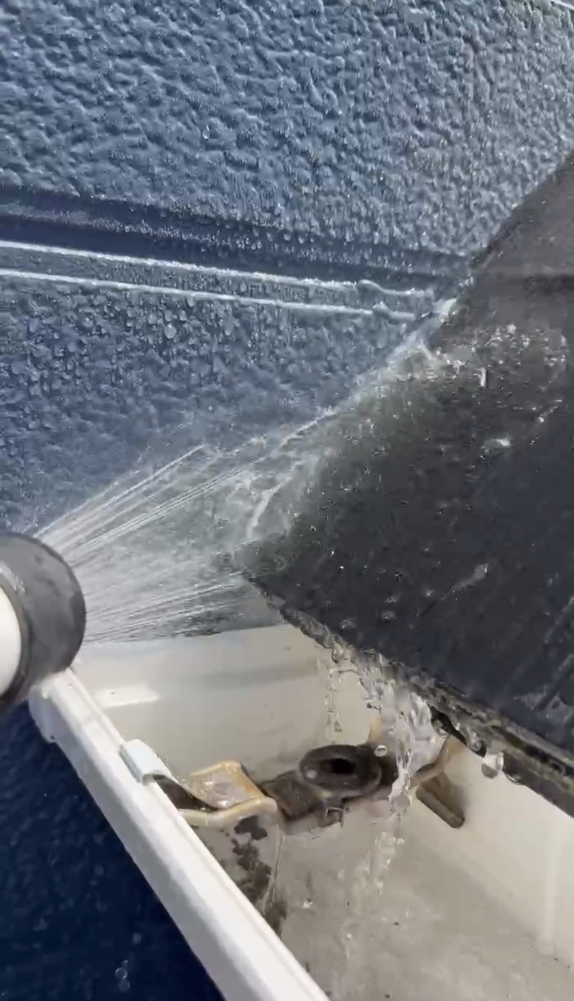 横浜市旭区｜雨漏りの原因がわからない家に共通する「ある場所」🐬