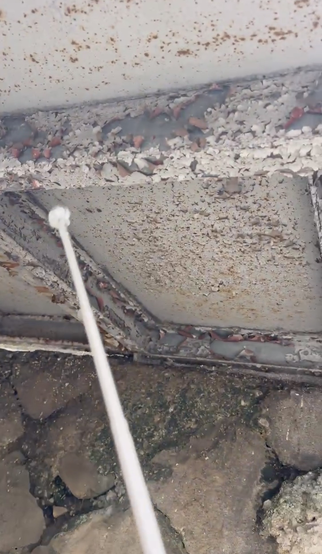 横浜市旭区の鉄部腐食調査｜塗る前に見ないと危ないサビの進行を現場で確認しました🐑