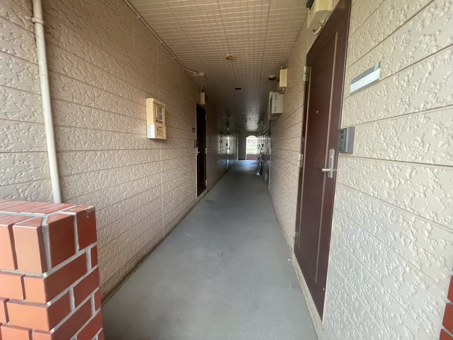 横浜市旭区でサイディング外壁の雨漏りにお困りの方へ。塗装の前に“目地と取り合い”を見た方がいい理由✍️