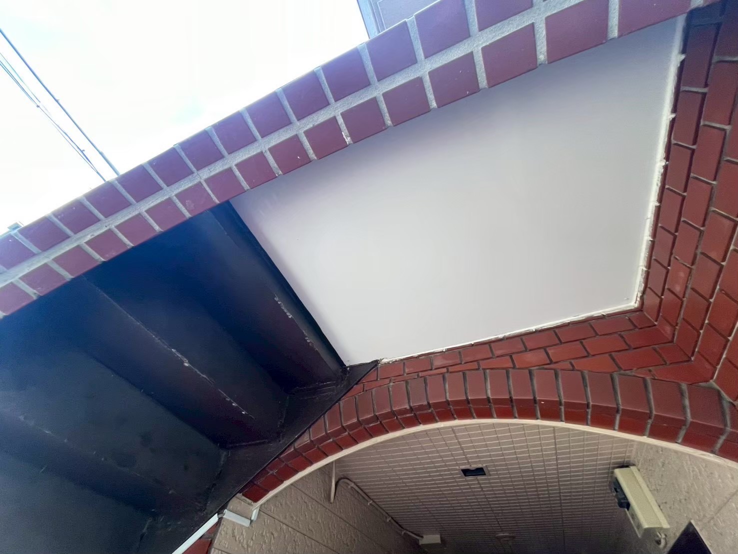 横浜市旭区でサイディング外壁の雨漏りにお困りの方へ。塗装の前に“目地と取り合い”を見た方がいい理由✍️