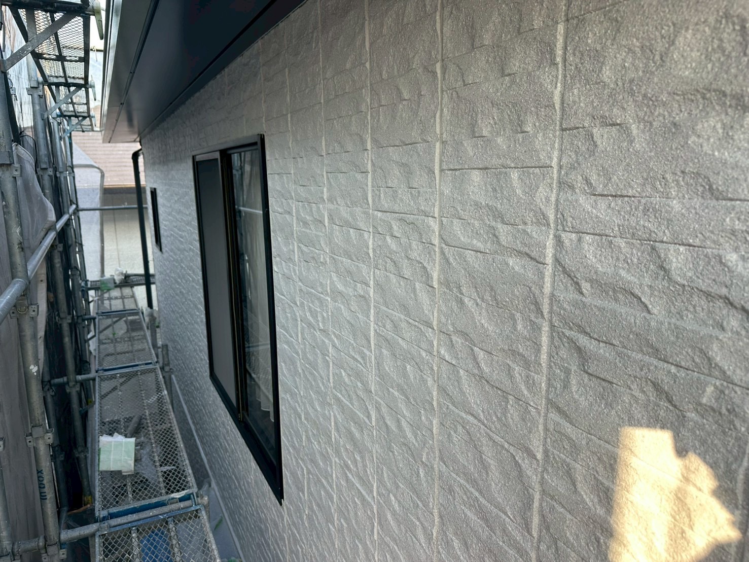 横浜市都筑区｜解体前点検で確認した、スカイメタルルーフと多彩模様外壁の仕上がりバランス🦋