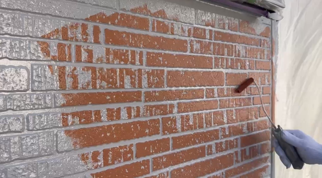  横浜市旭区｜レンガ調サイディングは一度つぶすと戻しにくい。クリヤー塗装かダブルトーンかの分かれ目👨‍⚖️