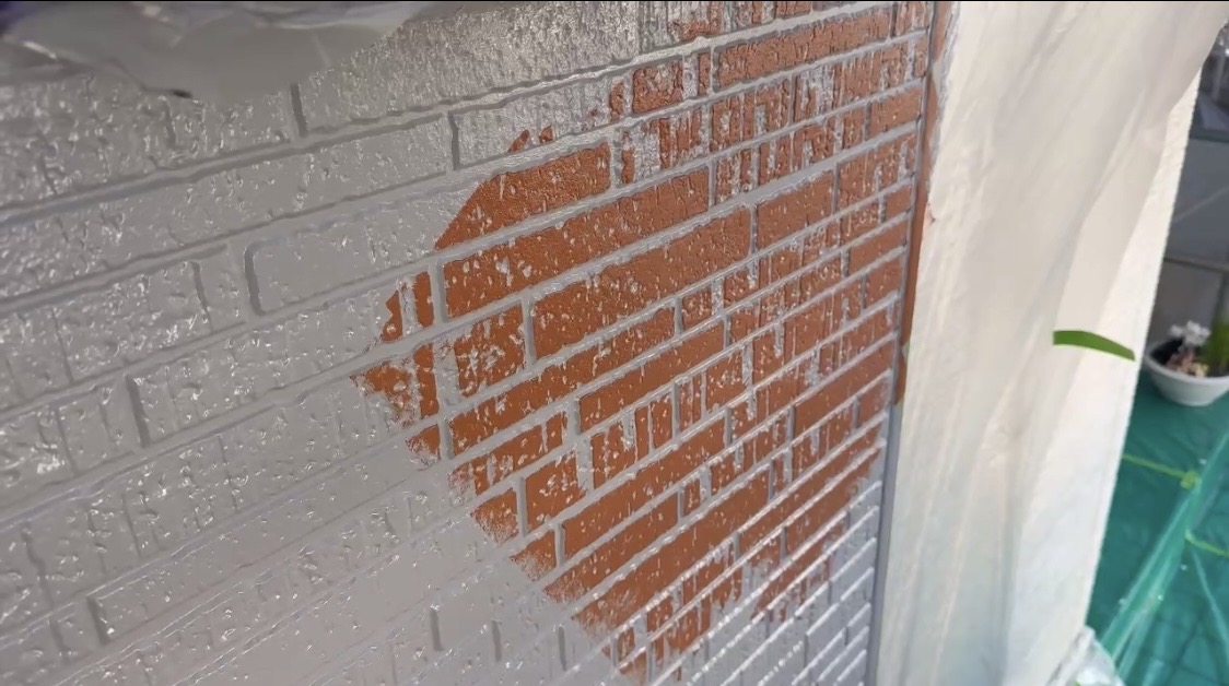  横浜市旭区｜レンガ調サイディングは一度つぶすと戻しにくい。クリヤー塗装かダブルトーンかの分かれ目👨‍⚖️