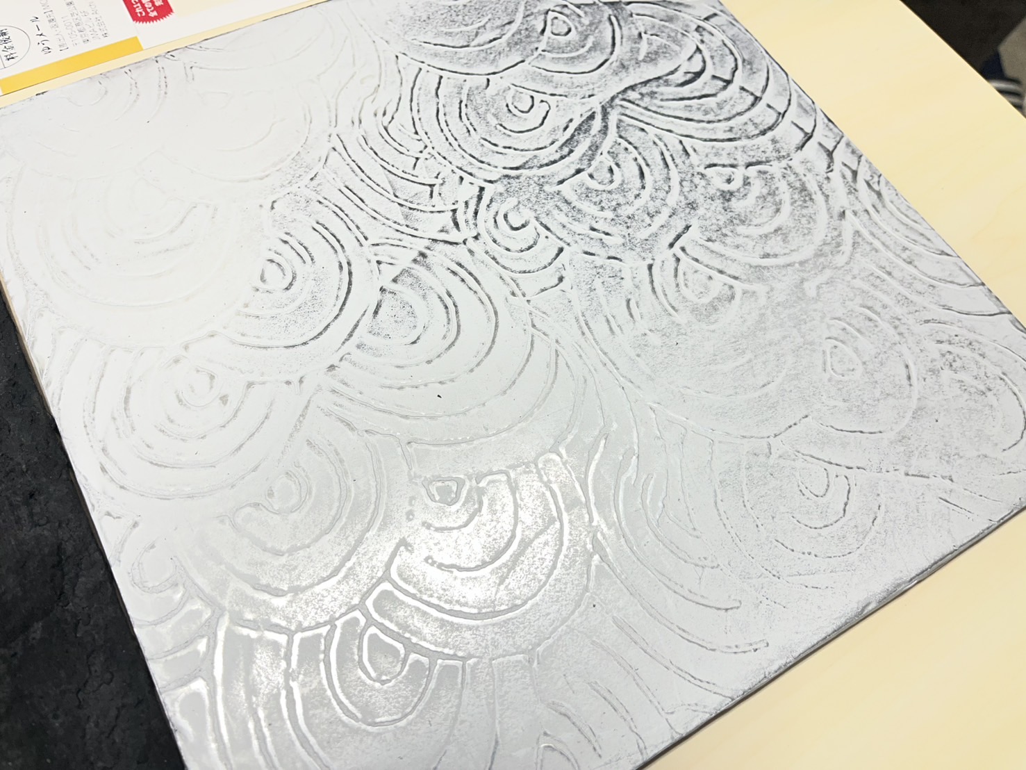 横浜市旭区｜2mmの特殊左官仕上げは、何でも高級に見えるわけではありません。検討前に知りたい向く場所と向かない場所🦜