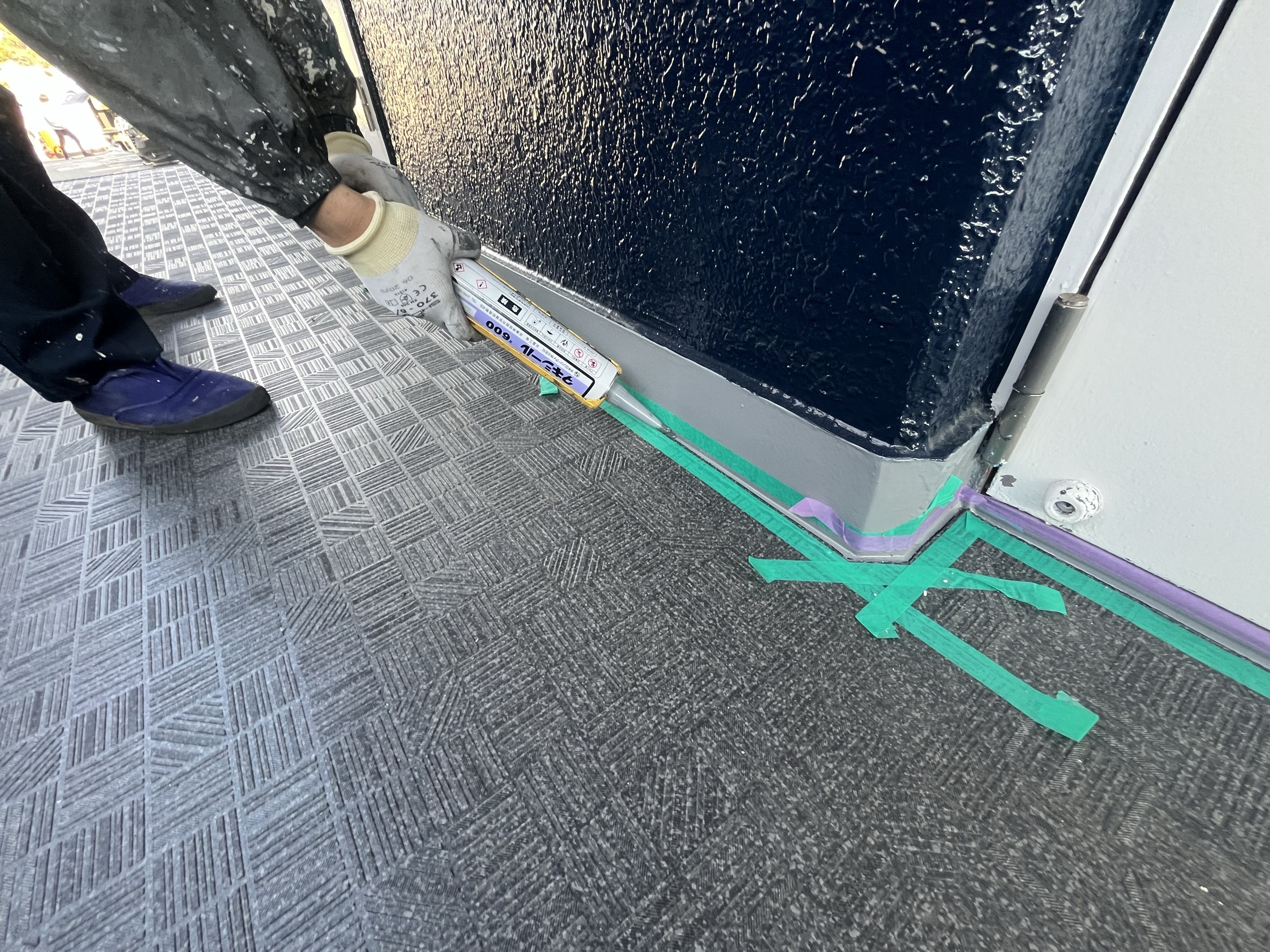 横浜市旭区｜長尺シートは貼って終わりではありません。マンション・アパート共用廊下で差が出る端末シーリングと雨漏り前の判断🦐
