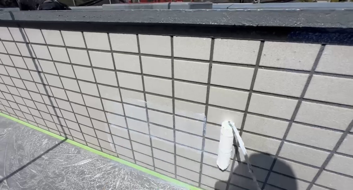 横浜市旭区｜タイル外壁のクリヤー塗装、最初に見るのは艶ではなく目地です🪸