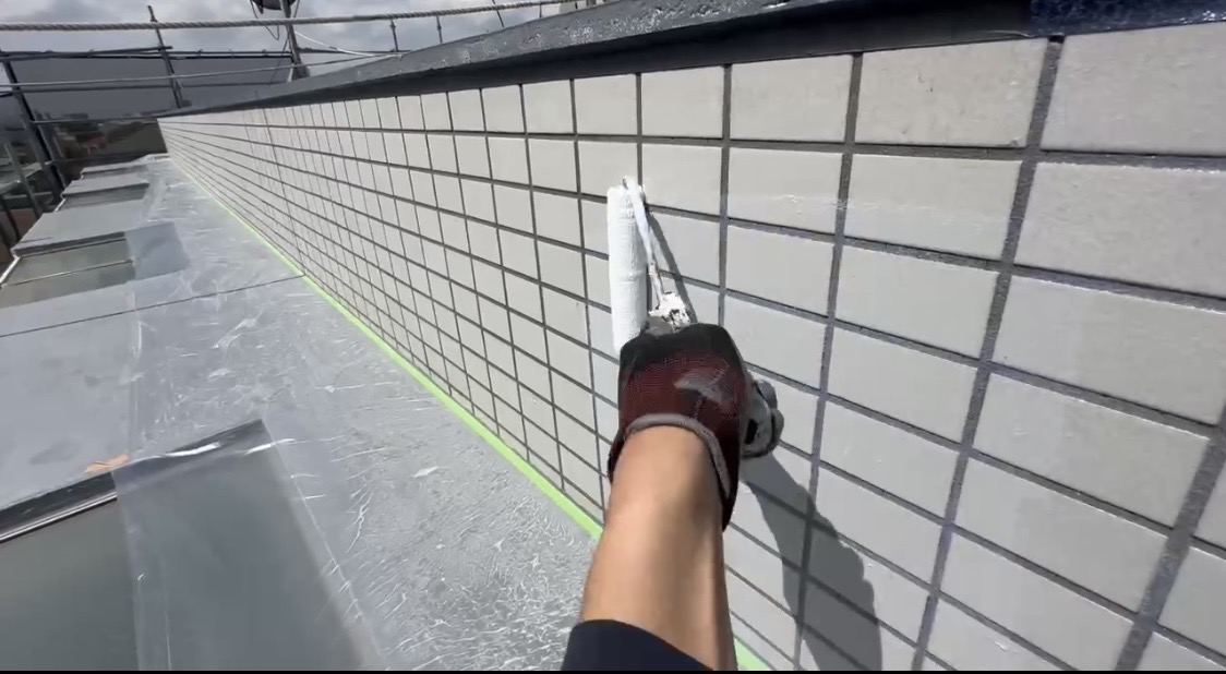 横浜市旭区｜タイル外壁のクリヤー塗装、最初に見るのは艶ではなく目地です🪸