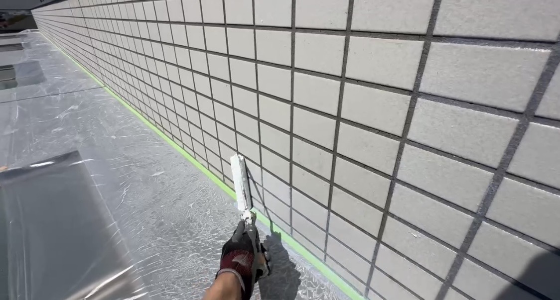 横浜市旭区｜タイル外壁のクリヤー塗装、最初に見るのは艶ではなく目地です🪸