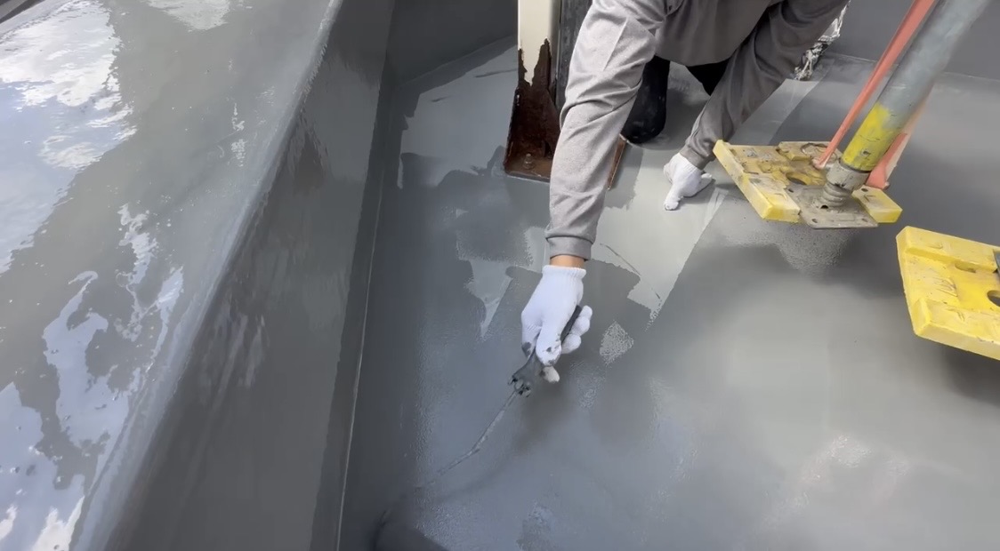 横浜市旭区｜ウレタン防水トップコートは全部遮熱にしていません。陸屋根はサラセーヌTサーモ、ベランダは通常で止めた理由🐸