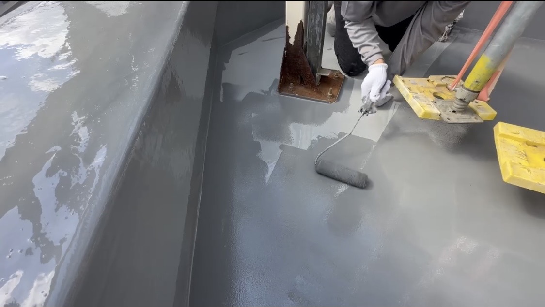 横浜市旭区｜ウレタン防水トップコートは全部遮熱にしていません。陸屋根はサラセーヌTサーモ、ベランダは通常で止めた理由🐸