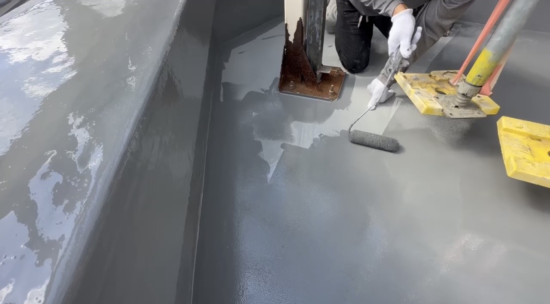 横浜市旭区｜ウレタン防水トップコートは全部遮熱にしていません。陸屋根はサラセーヌTサーモ、ベランダは通常で止めた理由🐸