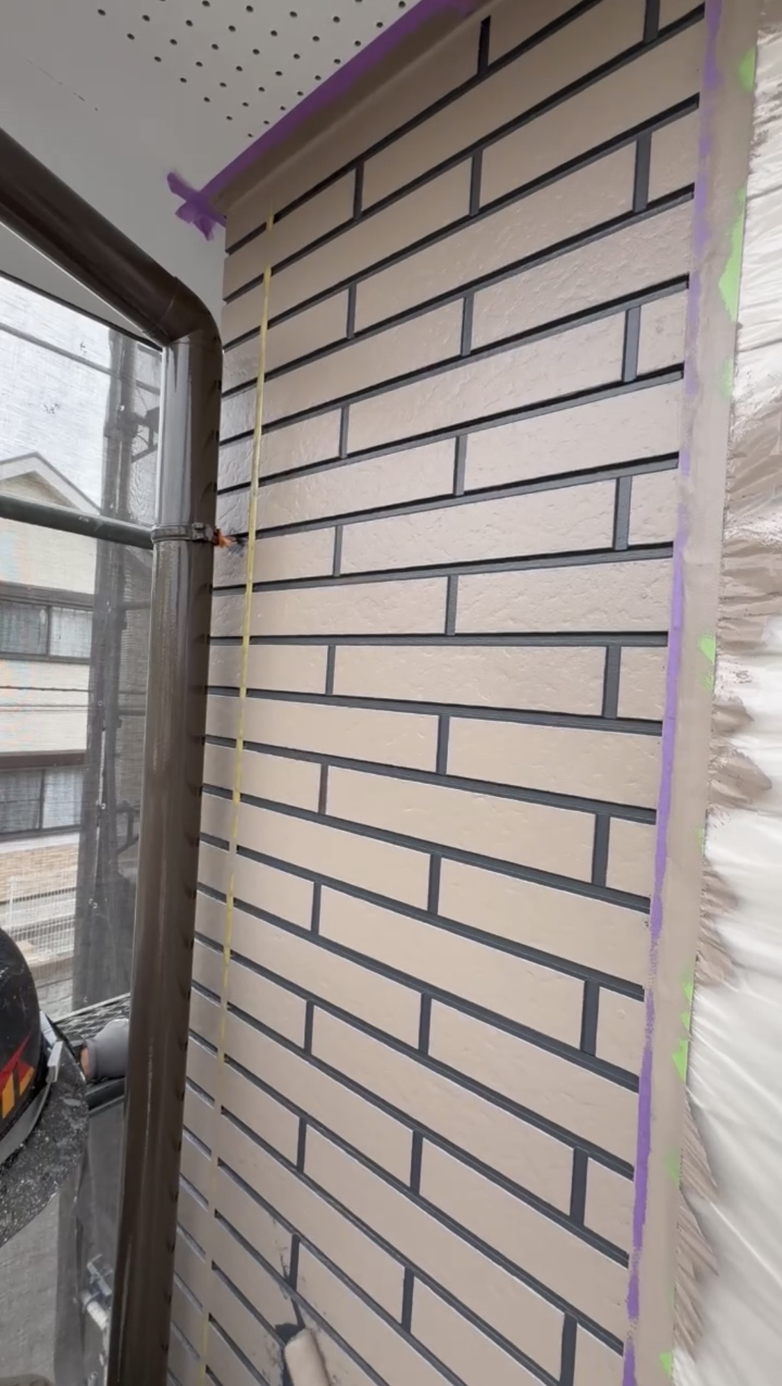 横浜市旭区｜ダブルトーン施工は何でも向くわけではありません。目地出し工法に進めてよい外壁か、最初に見るべき判断材料🪇