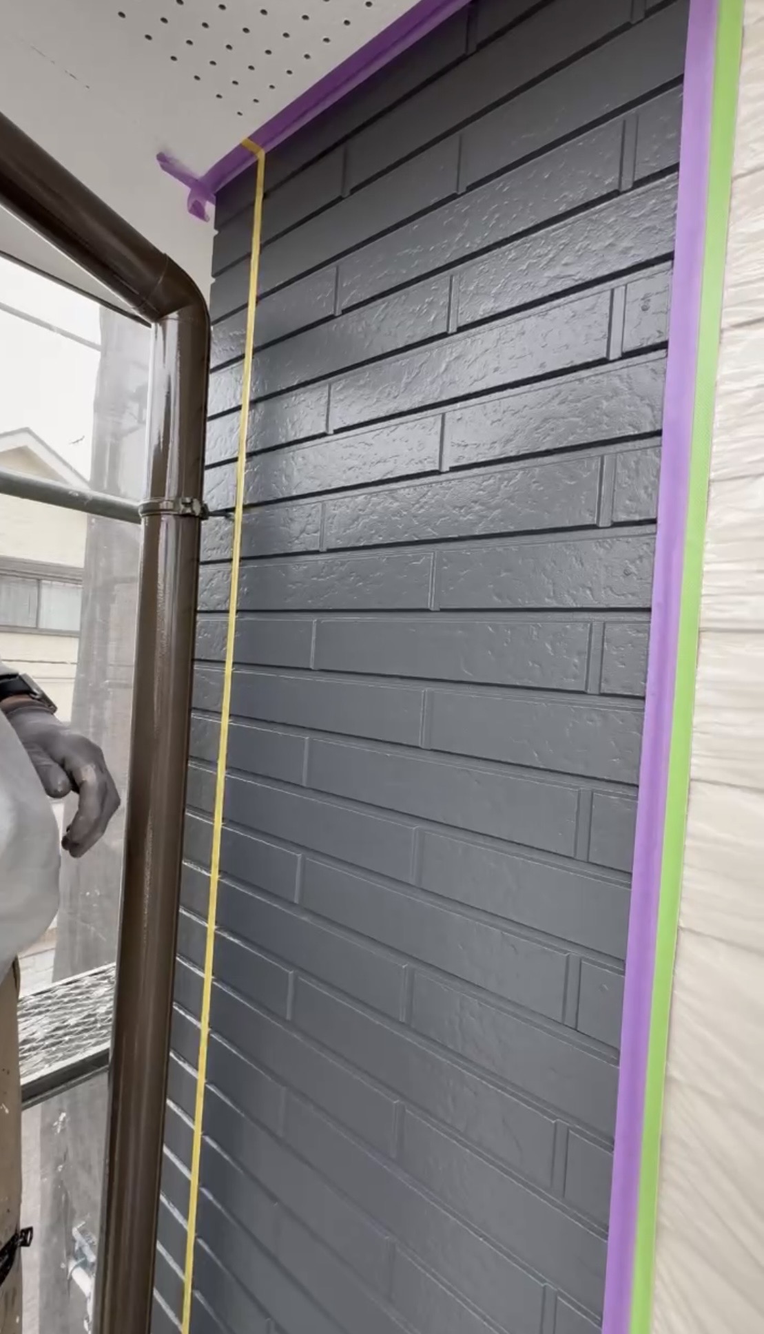 横浜市旭区｜ダブルトーン施工は何でも向くわけではありません。目地出し工法に進めてよい外壁か、最初に見るべき判断材料🪇