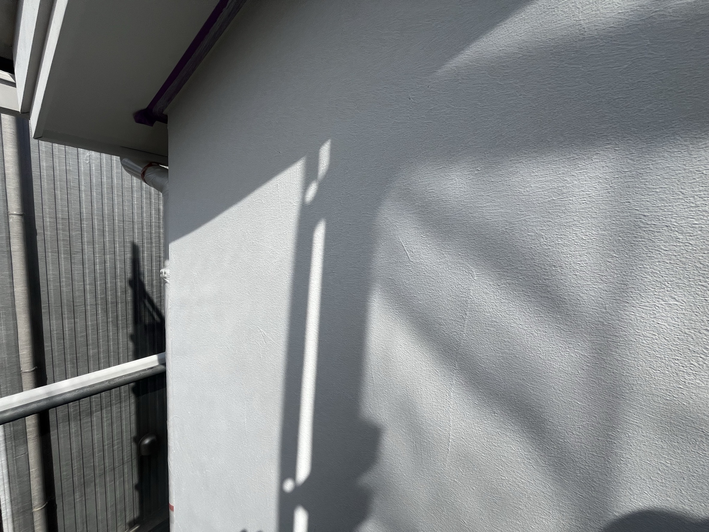 横浜市旭区｜ジョリパット外壁の下塗りは「2回で安心」ではありません。浸透と整肌を分けて、厚付けを止めた判断🍡