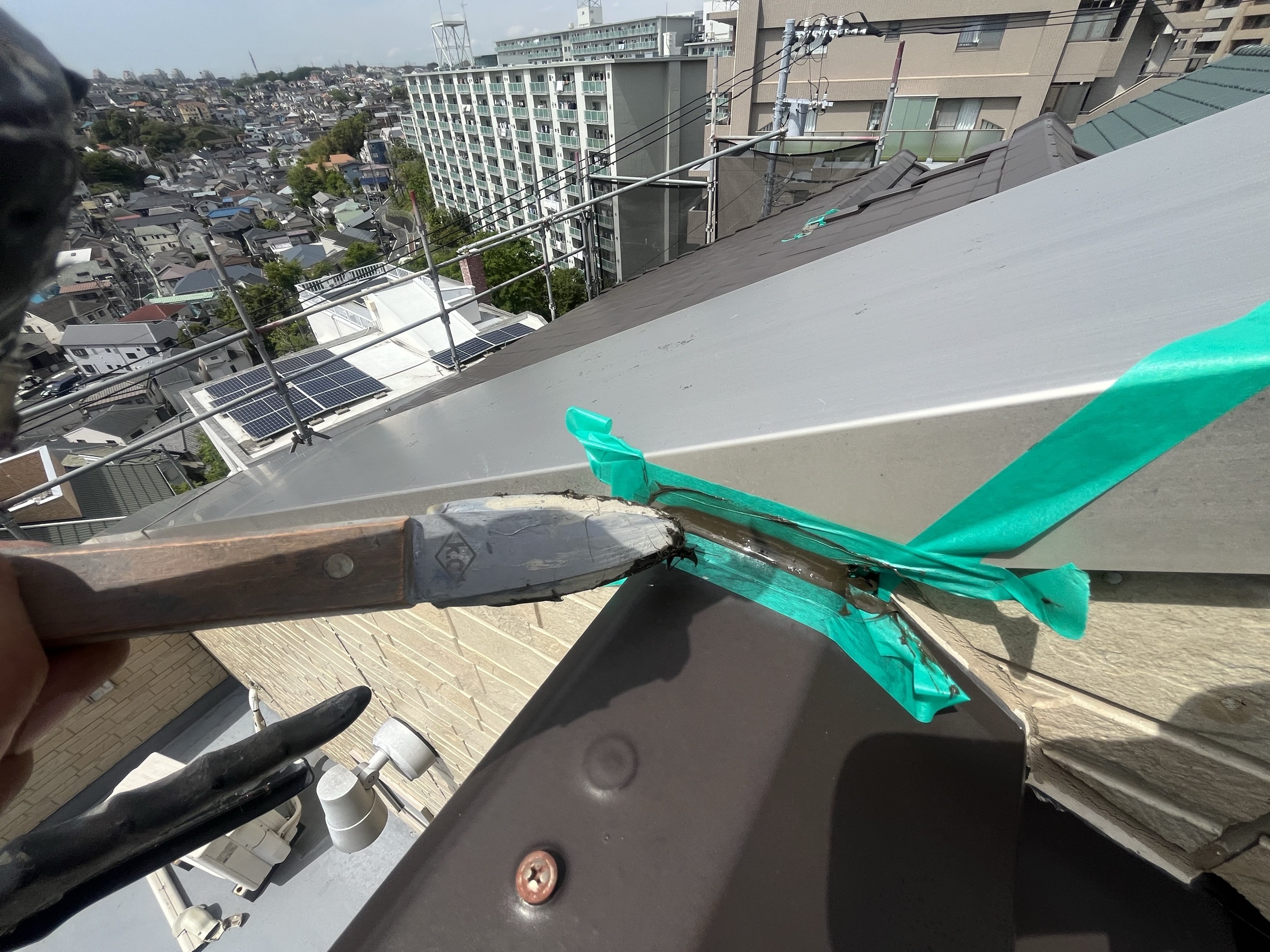 横浜市旭区｜難付着系サイディングのクリヤー塗装は、補修跡・後打ち目地・塗らない瓦まで見て判断しました🏀