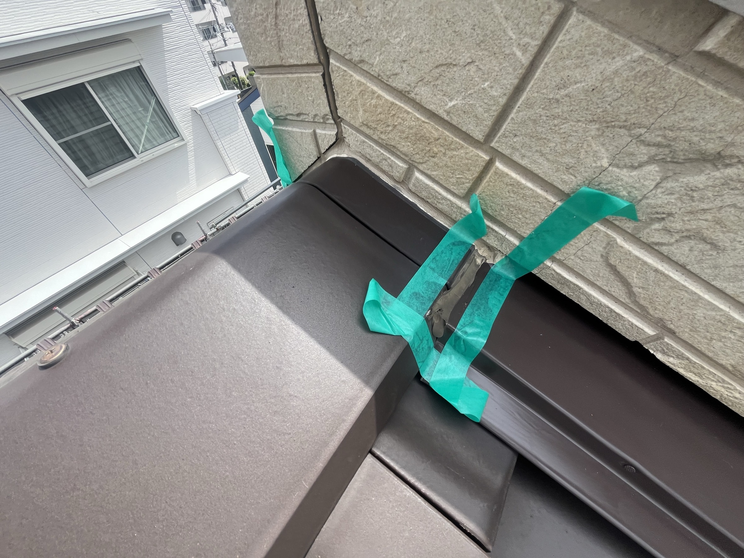 横浜市旭区｜難付着系サイディングのクリヤー塗装は、補修跡・後打ち目地・塗らない瓦まで見て判断しました🏀