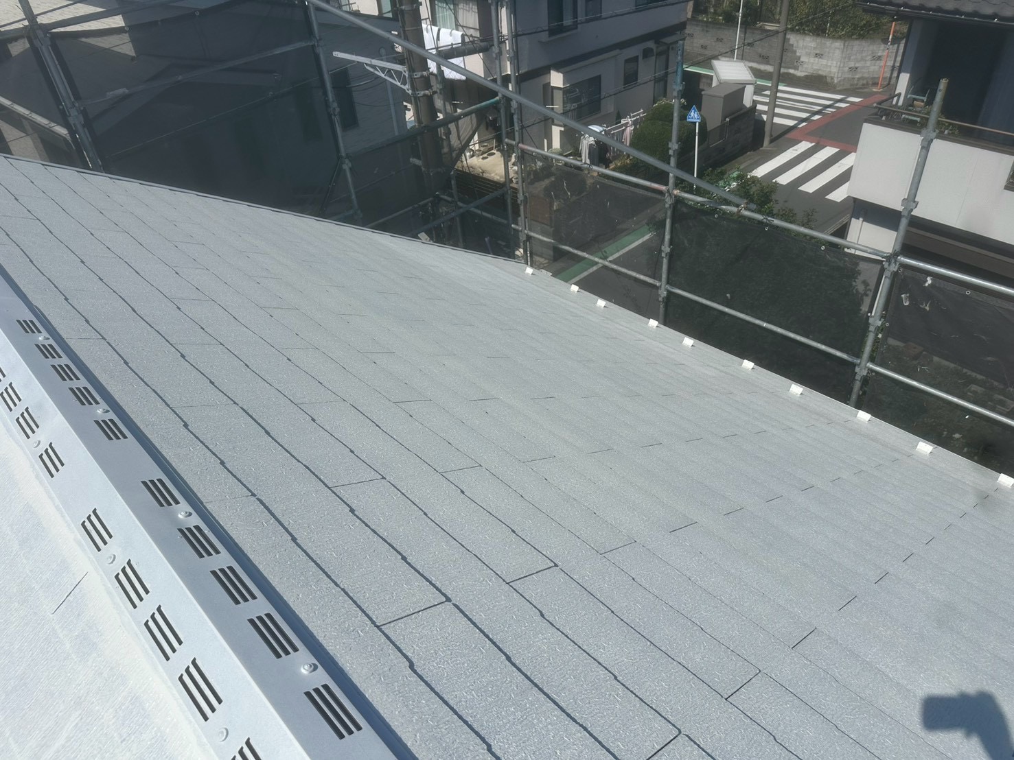 横浜市旭区の屋根塗装｜アスベスト入りスレートを遮熱塗装で維持するには🚵