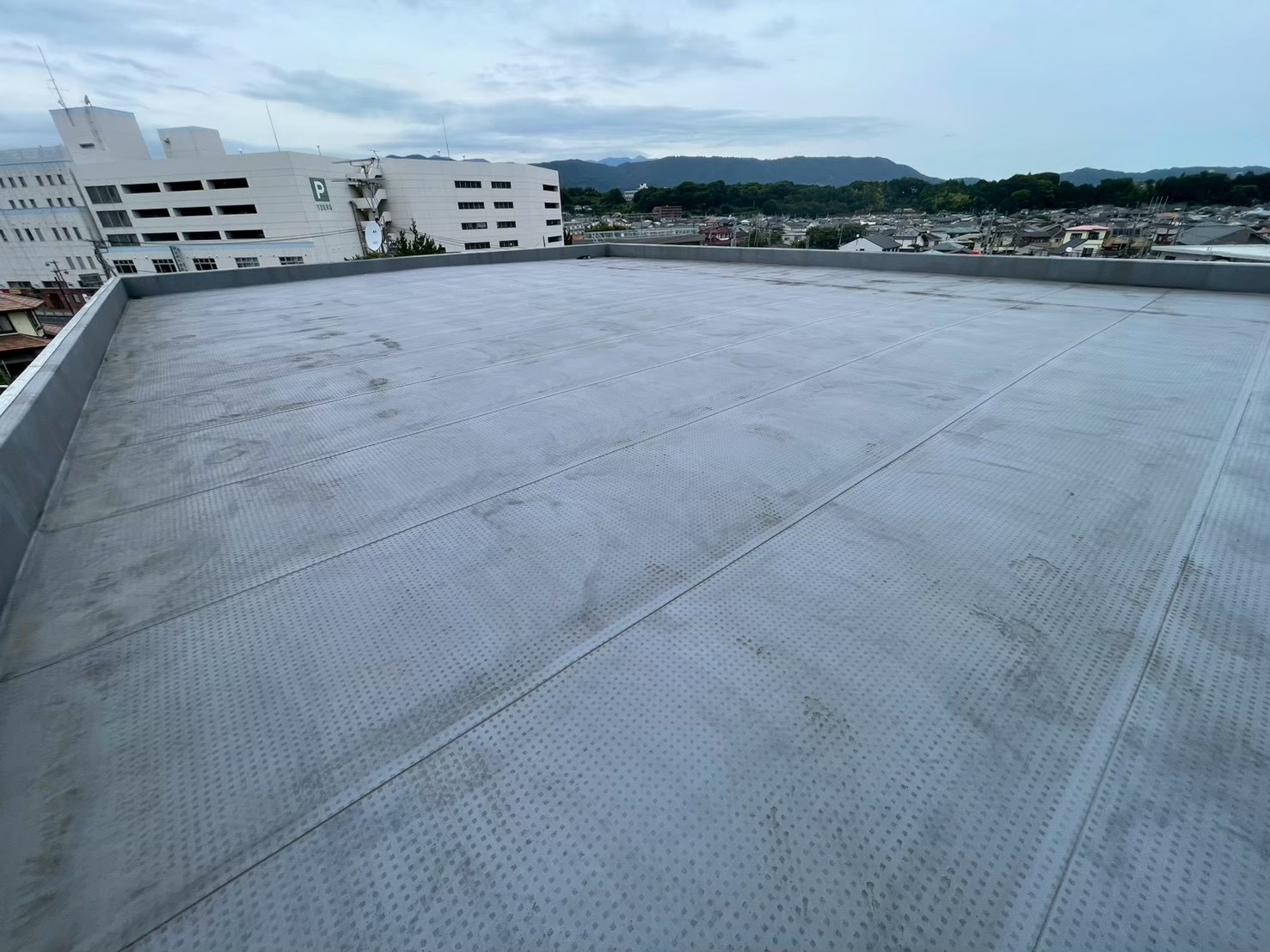 横浜市旭区のマンション屋上防水｜改修時期に迷ったとき、何を確認する？🎪
