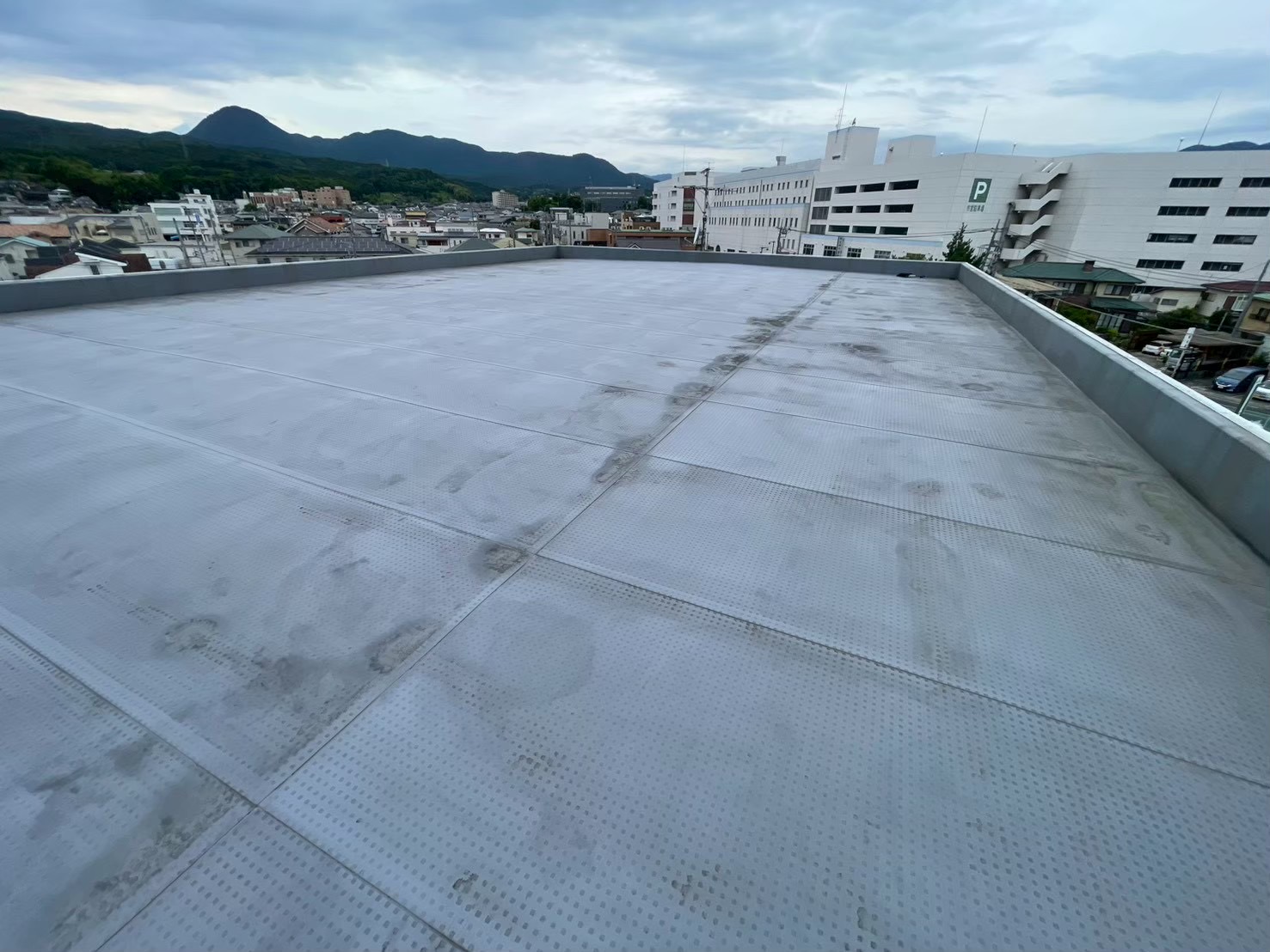 横浜市旭区のマンション屋上防水｜改修時期に迷ったとき、何を確認する？🎪