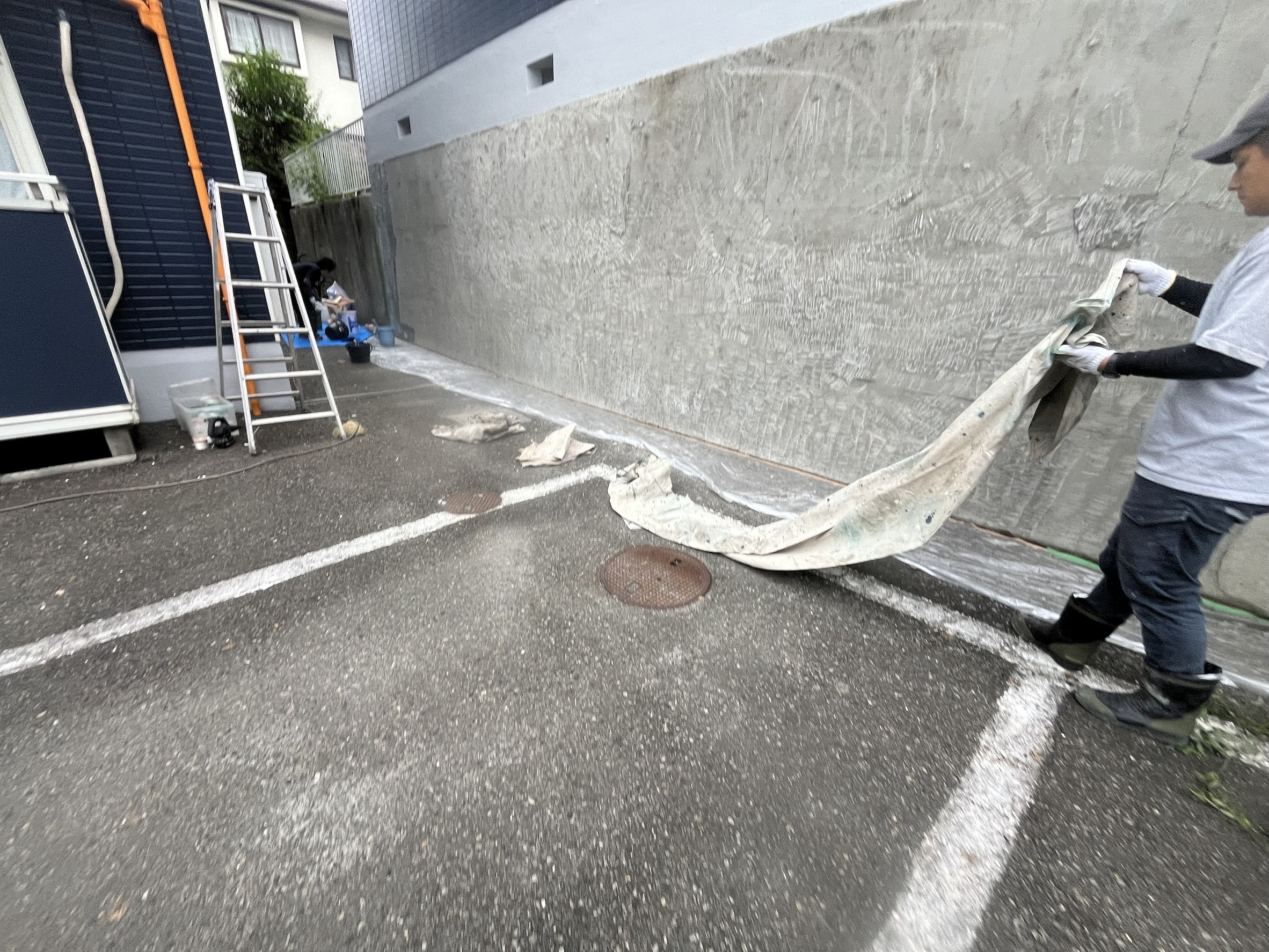 横浜市旭区の高基礎補修｜浮いたモルタルをハツリ・下塗り・左官で整える🍁