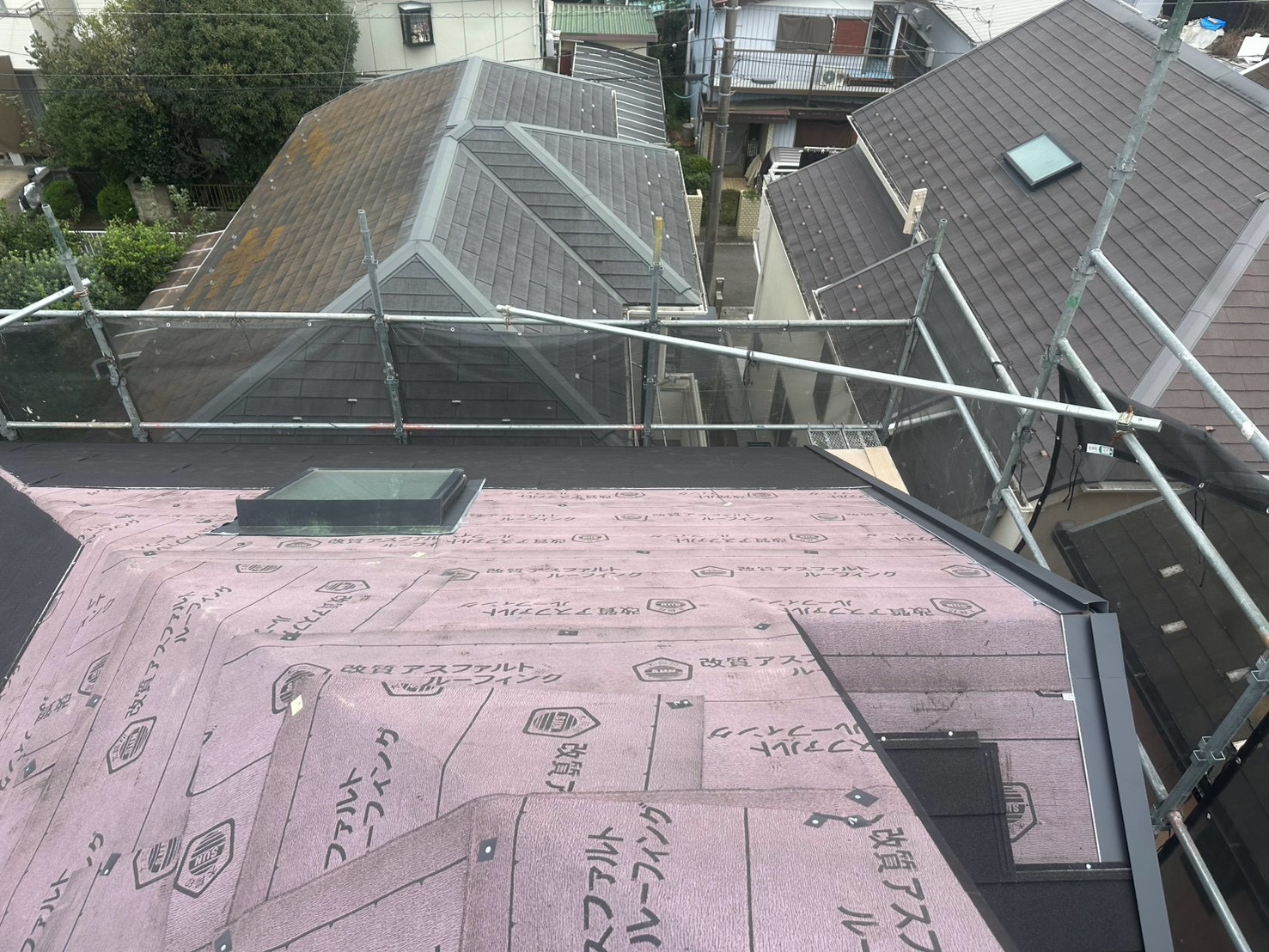 天窓を残す屋根カバー｜板金の役割と、交換・撤去を考える条件🚗