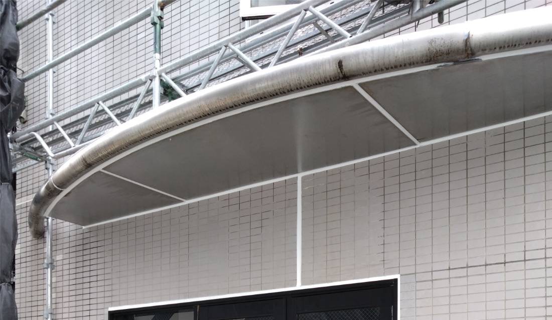 東京都世田谷区　庇塗装工事