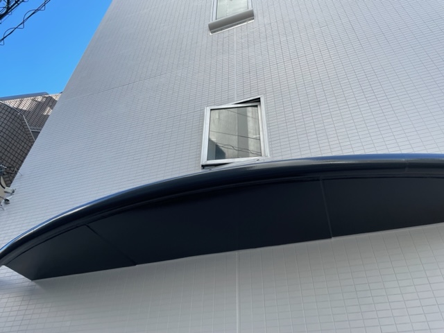 東京都世田谷区　庇塗装工事